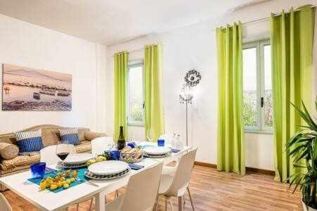 Gocce Villas - Joes Flat 1 Modern ซอร์เรนโต ภายนอก รูปภาพ